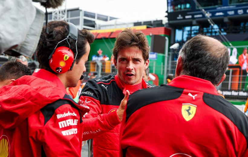 Gp Olanda: caos Ferrari al box, il team radio di Leclerc inchioda il team all'ennesima figuraccia