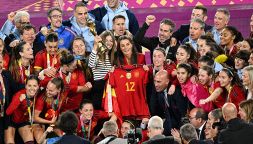 Mondiali femminili, bacio rubato dal presidente della Spagna campione a Jenni Hermoso: è scandalo