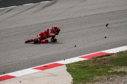 Pecco Bagnaia dopo l'incidente in MotoGp: c'è il piano per correre a Misano, i dubbi Ducati