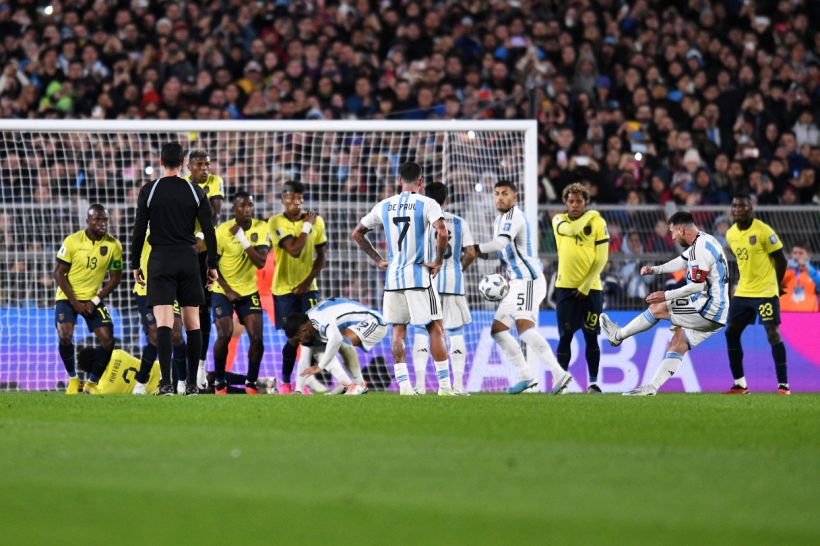 Ecuador, Messi segna e scoppia il caso: il portiere della nazionale è suo fan e concittadino