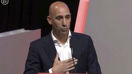 Spagna, Federcalcio nella bufera: sette arresti, nel mirino anche Rubiales e Piquè