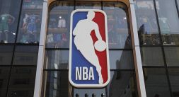 NBA, nuove regole contro il “riposo” delle star: la lega va all’attacco del load management e scatena la polemica