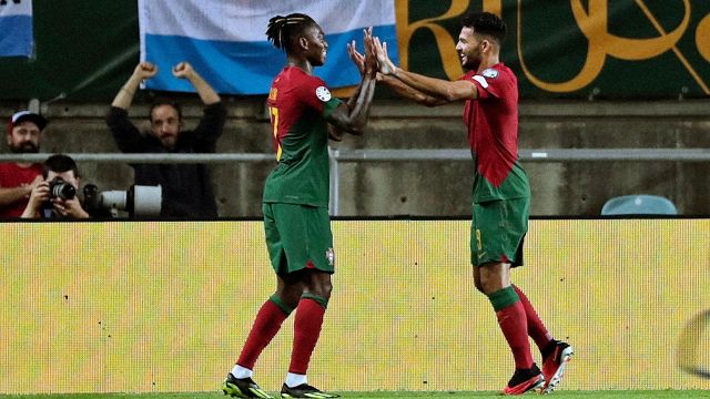 Portugal marcou nove gols contra Luxemburgo, mas Leão continuou sem gols.  Islândia zomba da Bósnia