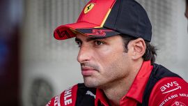 F1, GP Singapore, Sainz: 'Con la Ferrari le cose stanno andando meglio'. Verstappen si nasconde: 'Non saremo competitivi'