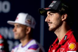 MotoGP, GP Giappone, Bagnaia ammette: "Nessuna pressione, so quanto sono forte". Ma Martin: "Io ho il pacchetto migliore"
