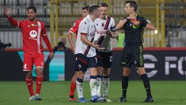 Monza-Bologna, moviola: i pasticci dell’arbitro che hanno fatto infuriare Motta
