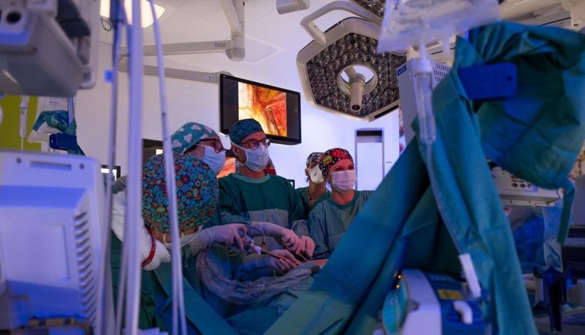 Argentina, colpito da un pugno ai genitali viene operato e gli asportano un testicolo