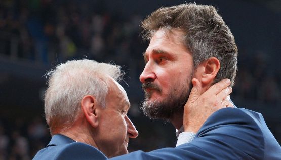 Mondiali Basket, Pozzecco show per l'Italia ai quarti: lacrime in tv e siparietto con Petrucci