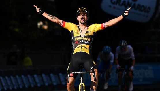 Ciclismo, Roglic domina il Giro dell'Emilia nel giorno in cui dice addio alla Jumbo Visma