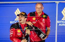 F1, Ferrari: vittoria Gp Singapore punto di partenza. Sainz ha superato Leclerc nelle gerarchie, ora il rinnovo