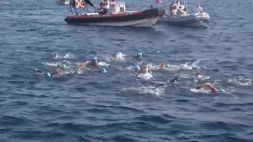 Nuoto, Calligaris attraversa lo Stretto di Messina a 50 anni dal suo record mondiale