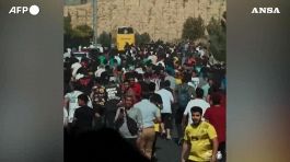 Teheran, i tifosi inseguono il bus con a bordo Cristiano Ronaldo