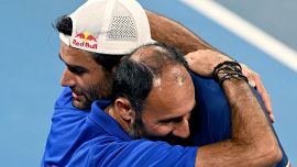 Tennis, Berrettini cambia allenatore: addio a Santopadre, nel 2024 sarà rivoluzione