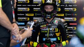 MotoGP, Bezzecchi ci prova: partito per l'Indonesia dopo l'operazione. Anche Marini a caccia dell'ok dei medici