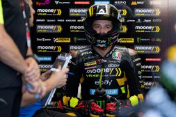 MotoGP, Bezzecchi ci prova: partito per l'Indonesia dopo l'operazione. Anche Marini a caccia dell'ok dei medici
