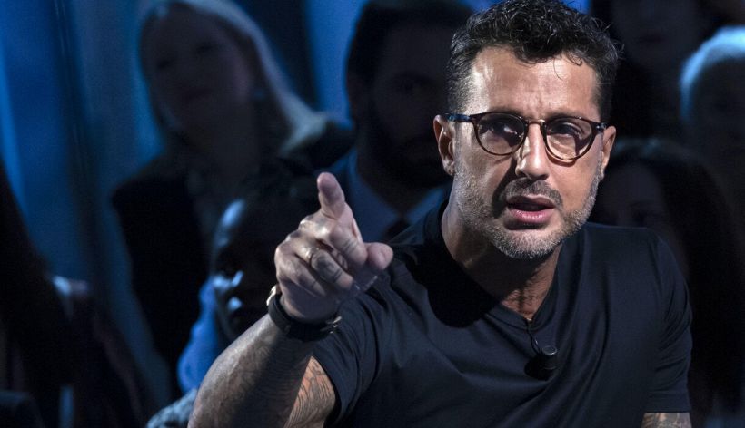 Fabrizio Corona costretto a fare dietrofront: "Scusateci, non è vero nulla"