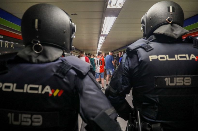 Caos in Atletico Madrid-Feyenoord: tifosi olandesi assaltano zona vip dello stadio, 6 arresti
