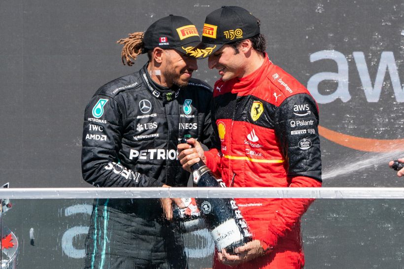 F1, Hamilton in Ferrari: "Tutta la verità sui contatti con Maranello". Lewis vuota il sacco
