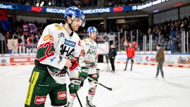 Hockey ghiaccio, morte Adam Johnson: ucciso dalla lama di un pattino, c'è un arresto per omicidio colposo