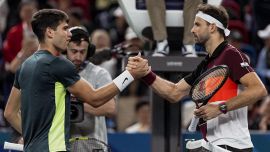 Tennis, Shanghai: Dimitrov sorprende Alcaraz, Carlos in crisi di gioco e risultati