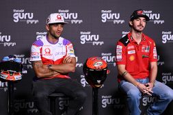MotoGP, GP Australia, Bagnaia esulta: "Fatta la scelta giusta". Martin non si dà pace e ammette l'errore