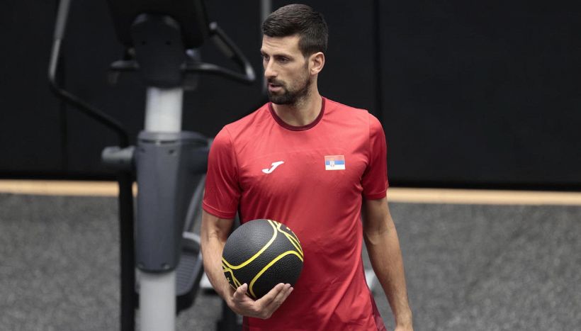 Tennis, il mito di Djokovic cresce: paga le spese al giovane talento serbo Medjedovic. Galeotto un vocale sullo smartphone      
