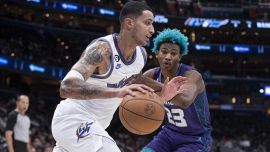 Nba, stella Hornets vaneggia sui social: “sono Dio”, fuori squadra, deve curarsi