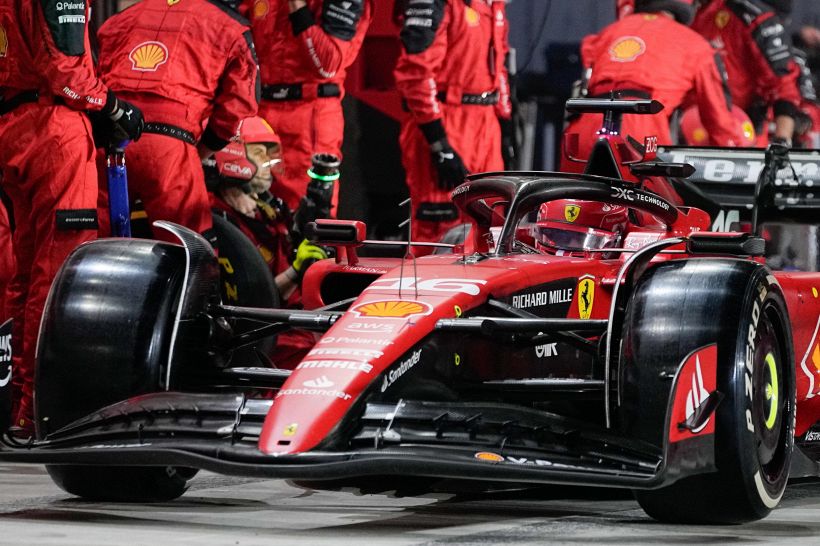 F1, Leclerc è incredulo: "Oh mio Dio!". Team radio Gp Qatar: la gioia di Max, le accuse Hamilton-Russell, la resa di Sargeant