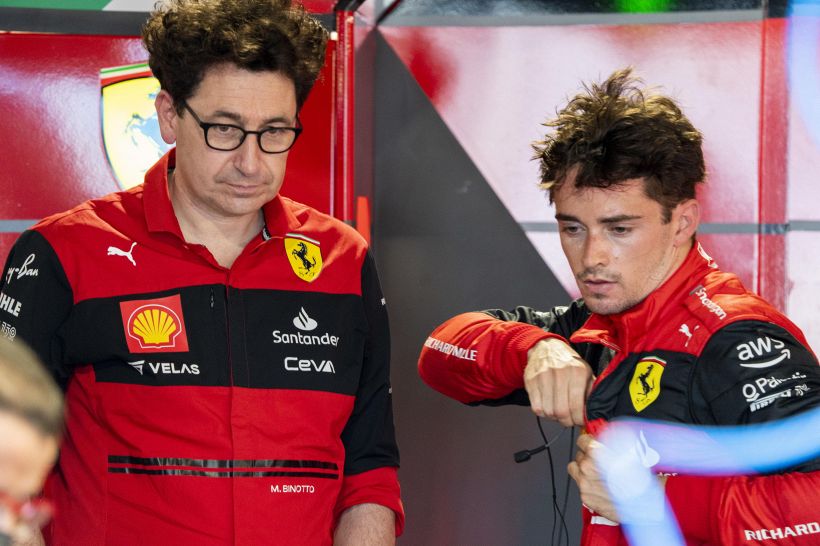 F1 Ferrari, frecciata di Leclerc a Binotto: "Vasseur schietto e sincero". E giura fedeltà a Maranello