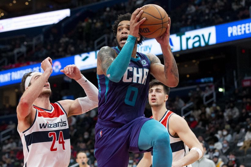 NBA, Bridges torna in campo a Charlotte tra gli applausi dopo gli abusi sulla moglie e la sospensione di 30 partite