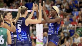 Volley A1 femminile, record al Forum: in 12.000 per Milano-Conegliano. Egonu, fidanzata felice, sfida Haak