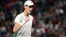 Tennis, Sinner si confessa: il rapporto con papà e Berrettini, i trionfi su Medvedev e Djokovic