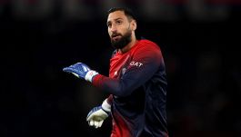 Donnarumma, errore clamoroso in PSG-Monaco: gol regalato a Minamino, nuova bufera su Gigio