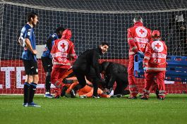 Atalanta-Inter, brutto infortunio per Pavard: problema alla rotula per il difensore di Inzaghi
