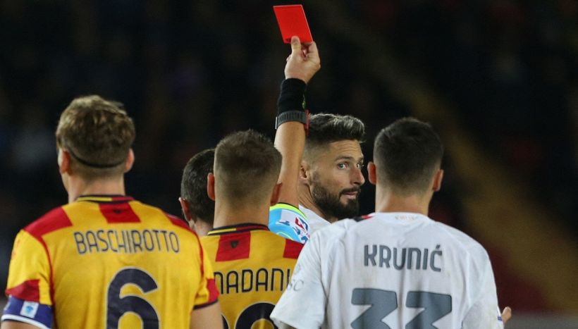Milan, Giroud: il rosso di Lecce può costare caro, rischia quattro giornate di squalifica