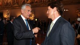 Gravina: "Di Sinner ce ne sono anche nel calcio, ma non giocano". Poi fa retromarcia su Mancini: "Un amico"