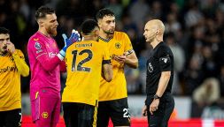 Roma, arbitro Taylor retrocesso in Serie B: erroraccio in Wolves-Newcastle e la Premier lo punisce