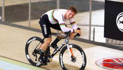 Ciclismo, chilometro: Hoogland fenomenale, battuto il record di velocità su pista