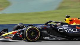 F1, GP Brasile: Verstappen domina la Sprint Race, le Ferrari in sordina