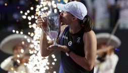 Tennis WTA Finals, Swiatek mette fine alle polemiche: batte Pegula e torna numero 1