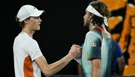 Tennis ATP Finals Torino: che inizio di Sinner, Tsitsipas domato in due set