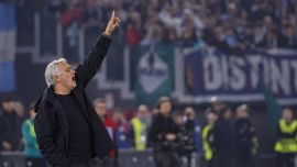 Lazio-Roma, Mourinho attacca l'arbitro Massa e punge Pedro. E svela cosa si è detto con Sarri