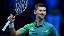 Tennis ATP Finals Torino, Djokovic demolisce Alcaraz e raggiunge Sinner in finale