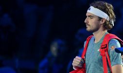 Tennis ATP Finals Torino, Tsitsipas si ritira e lascia la vittoria a Rune: cosa succede nel girone di Sinner