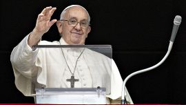 Papa Francesco sceglie tra Pelé, Maradona e Messi: il giudizio fa discutere