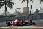 F1, test Abu Dhabi: Sainz 5°, Leclerc 10° nell'ultimo giorno di scuola con Ocon davanti. La Formula 1 va in letargo