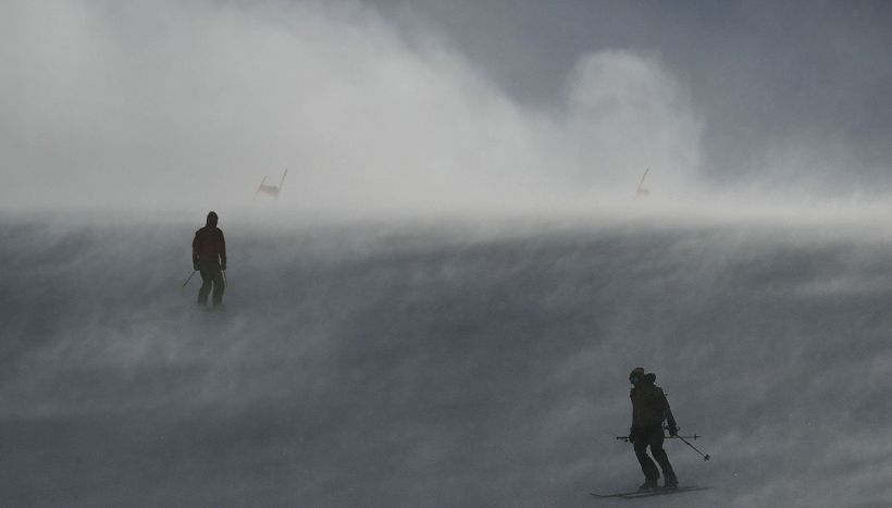 Sci, niente Goggia: ennesimo rinvio a Zermatt-Cervinia. Slalom uomini, tripletta austriaca: vince Feller
