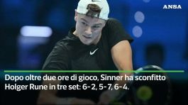 Sinner vola in semifinale