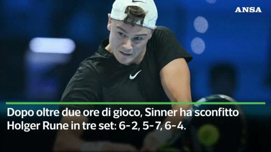 Sinner vola in semifinale