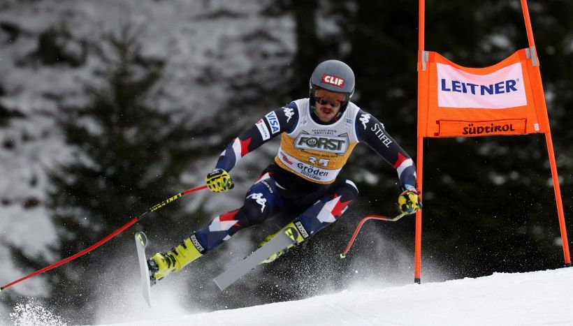 Sci alpino, discesa maschile Saslong: gara pazza, Bennett beffa Kilde e Odermatt